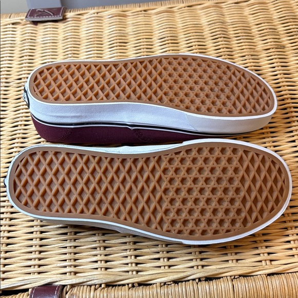Vans Women’s Size 8 Burgundy Off The Wall Sneakers NMT - Picture 6 of 8